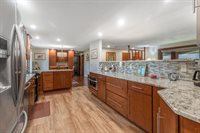 40 Allen LN, Ipswich, MA 01938