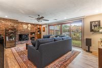 40 Allen LN, Ipswich, MA 01938