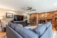 40 Allen LN, Ipswich, MA 01938