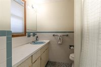 40 Allen LN, Ipswich, MA 01938