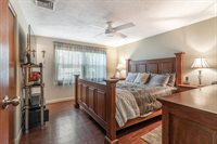 40 Allen LN, Ipswich, MA 01938