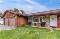 40 Allen LN, Ipswich, MA 01938