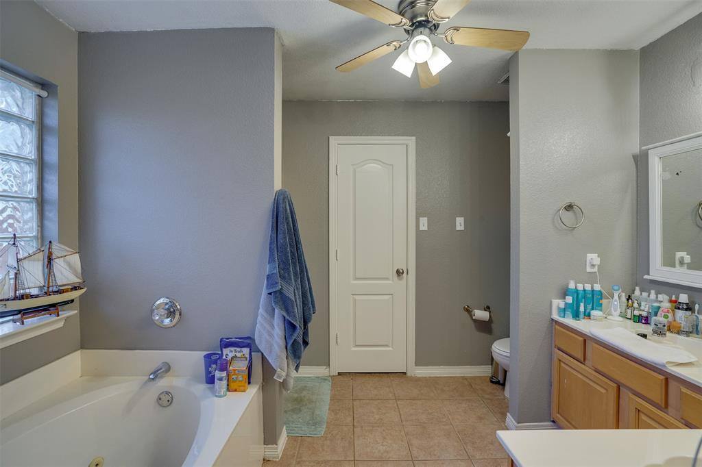 6605 Mill Valley Drive, Midlothian, TX 76065