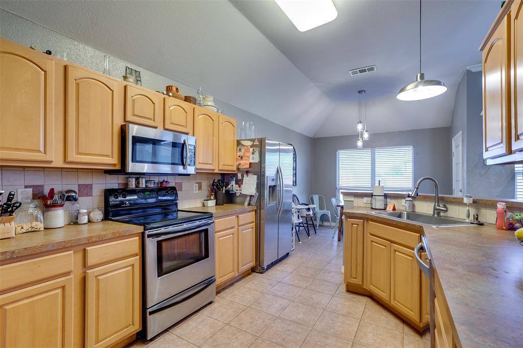 6605 Mill Valley Drive, Midlothian, TX 76065