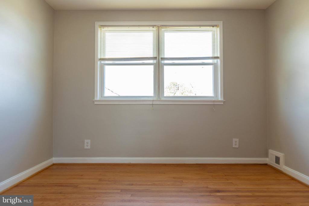 1914 Heathfield Road, Baltimore, MD 21239