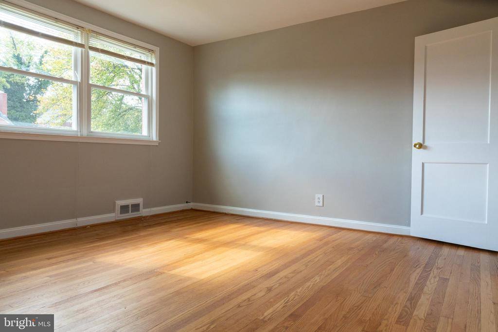 1914 Heathfield Road, Baltimore, MD 21239