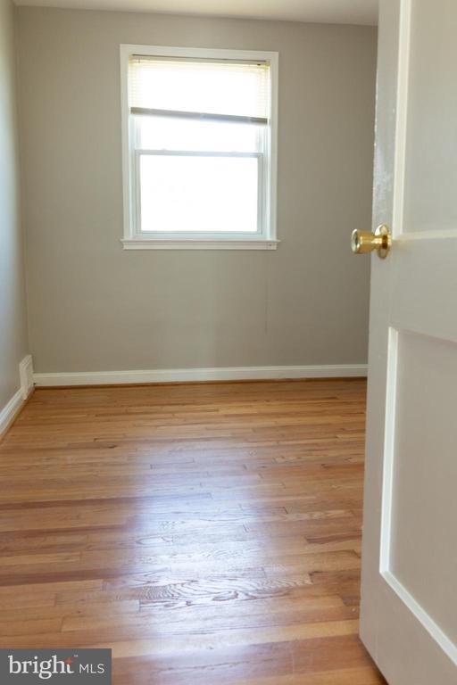 1914 Heathfield Road, Baltimore, MD 21239