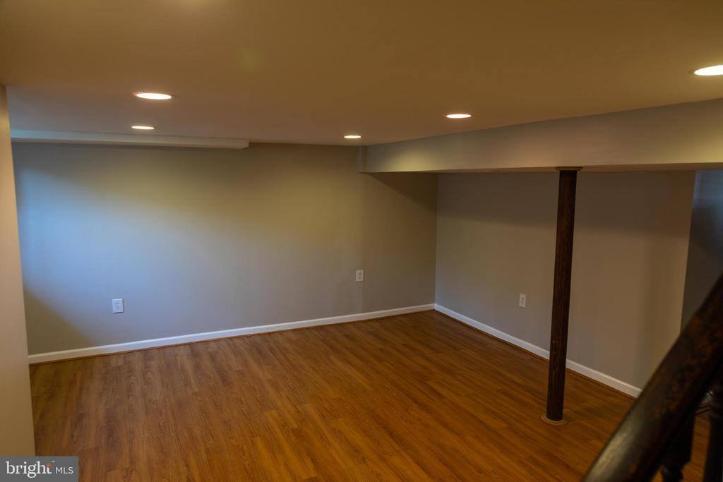 1914 Heathfield Road, Baltimore, MD 21239