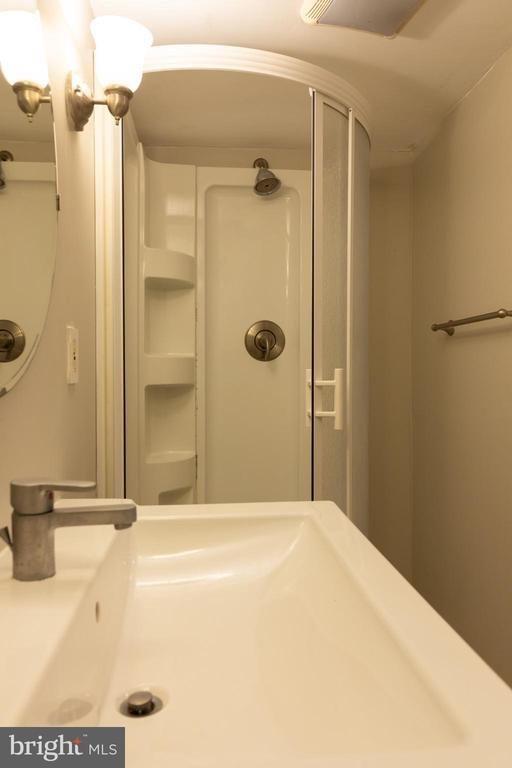 1914 Heathfield Road, Baltimore, MD 21239