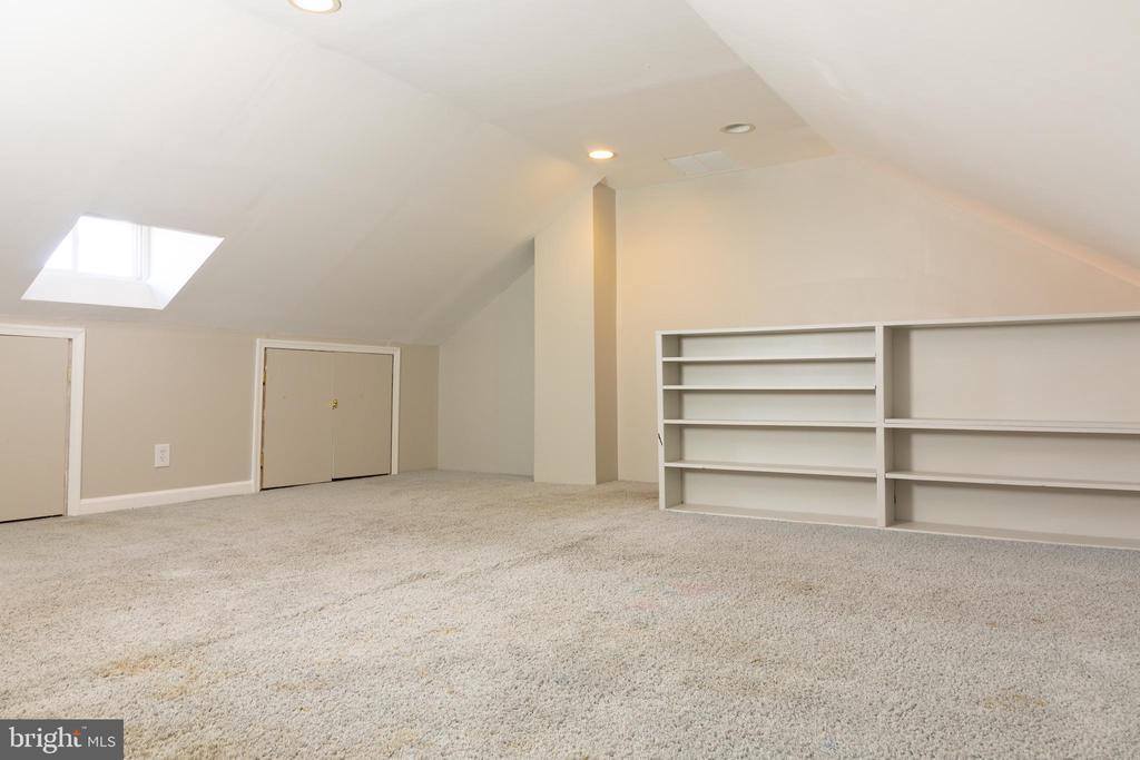 1914 Heathfield Road, Baltimore, MD 21239