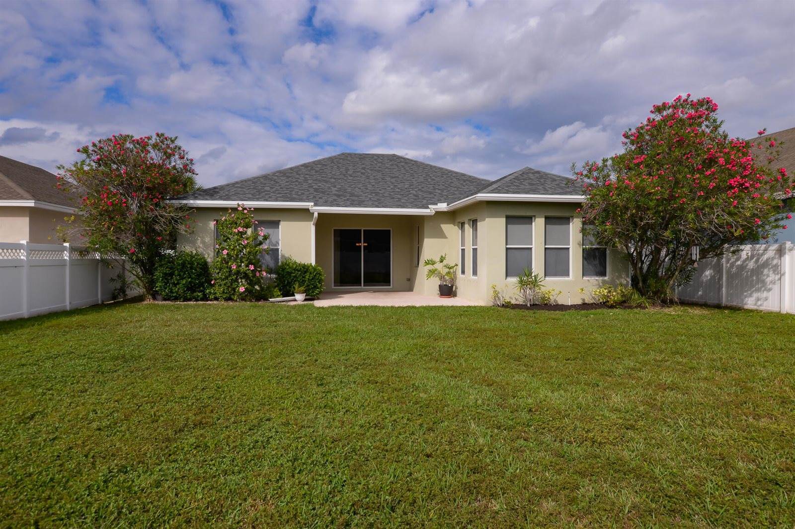 10491 SW Katrina Way, Port Saint Lucie, FL 34987