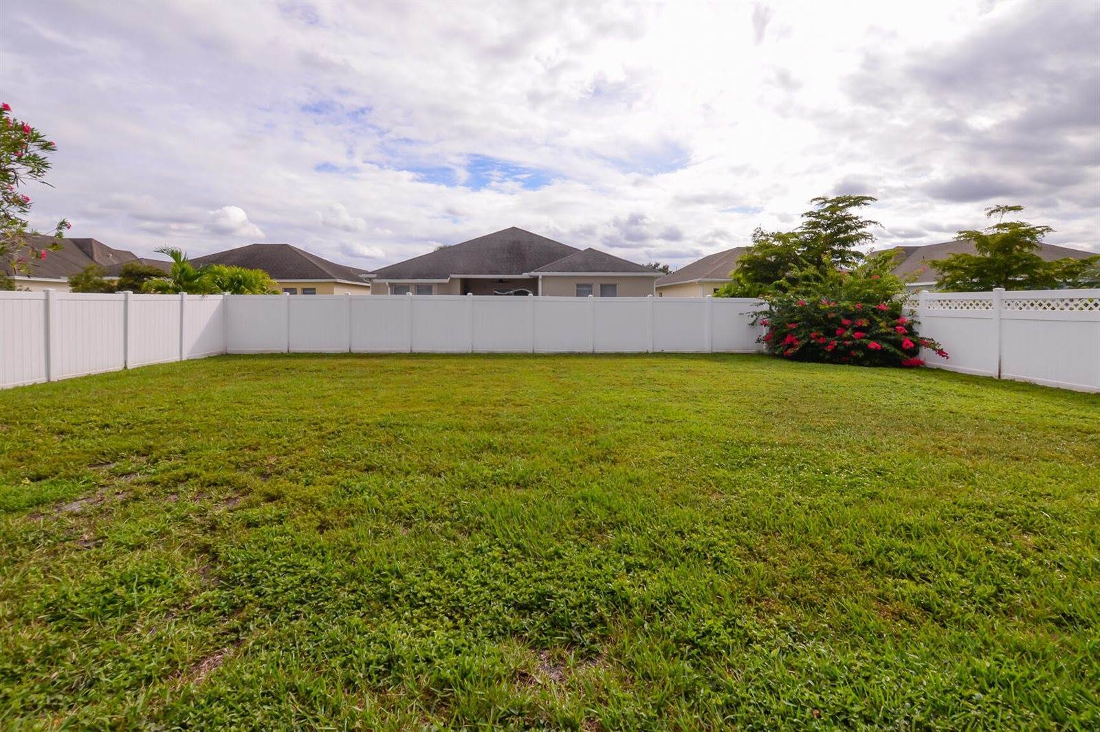 10491 SW Katrina Way, Port Saint Lucie, FL 34987