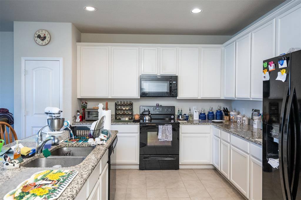 4244 Leeds Drive, Fort Worth, TX 76036