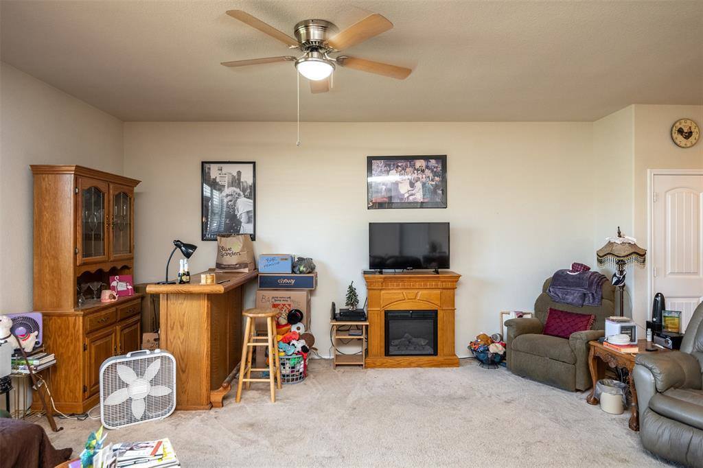 4244 Leeds Drive, Fort Worth, TX 76036