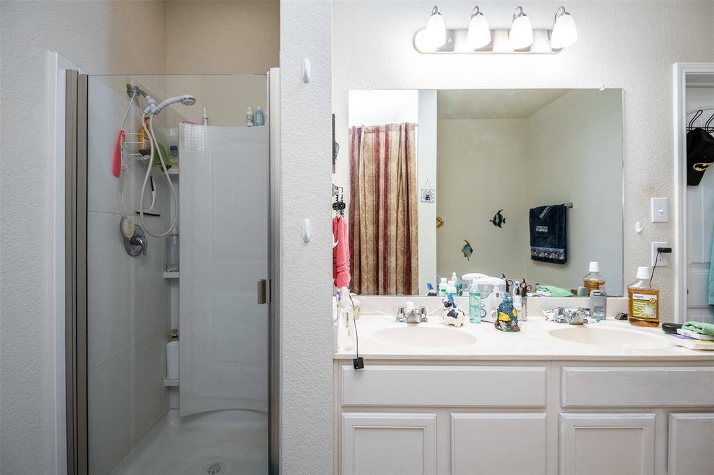 4244 Leeds Drive, Fort Worth, TX 76036