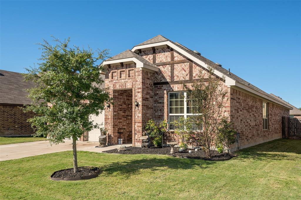 4244 Leeds Drive, Fort Worth, TX 76036