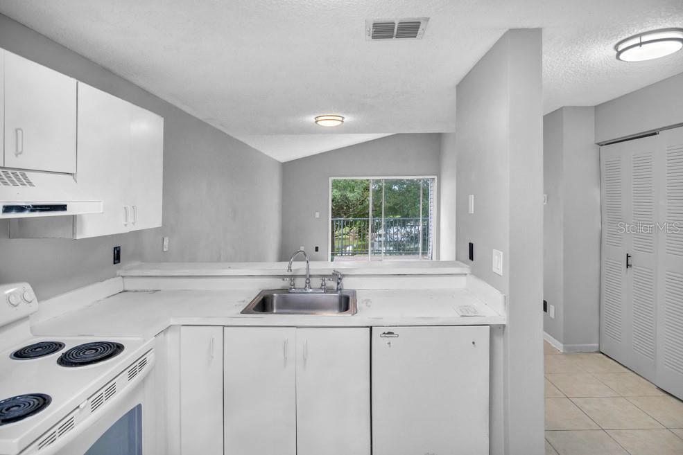 2560 Woodgate Boulevard, Orlando, FL 32822