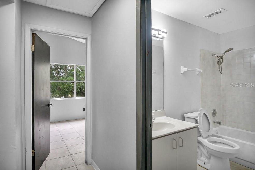 2560 Woodgate Boulevard, Orlando, FL 32822