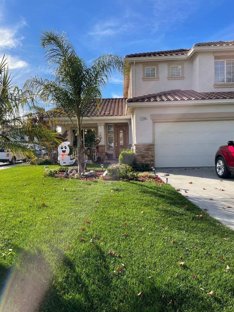 1390 Black Forest DR, Hollister, CA 95023