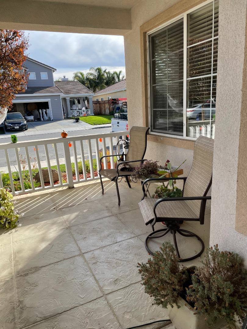 1390 Black Forest DR, Hollister, CA 95023