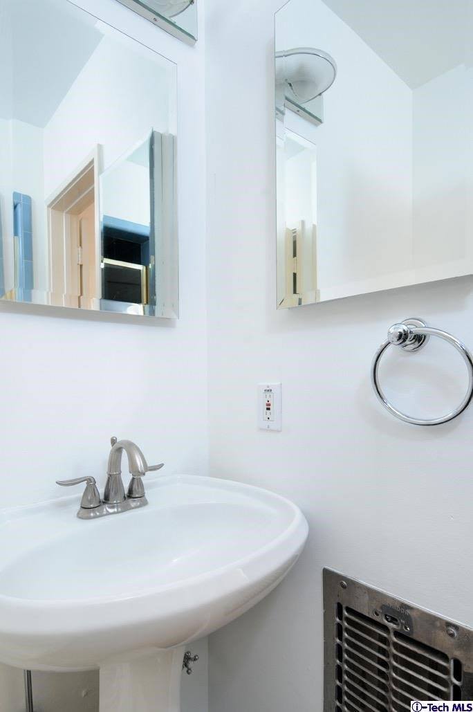 1416 Highland Avenue, Glendale, CA 91202