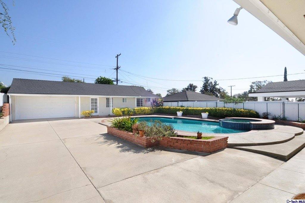 1416 Highland Avenue, Glendale, CA 91202