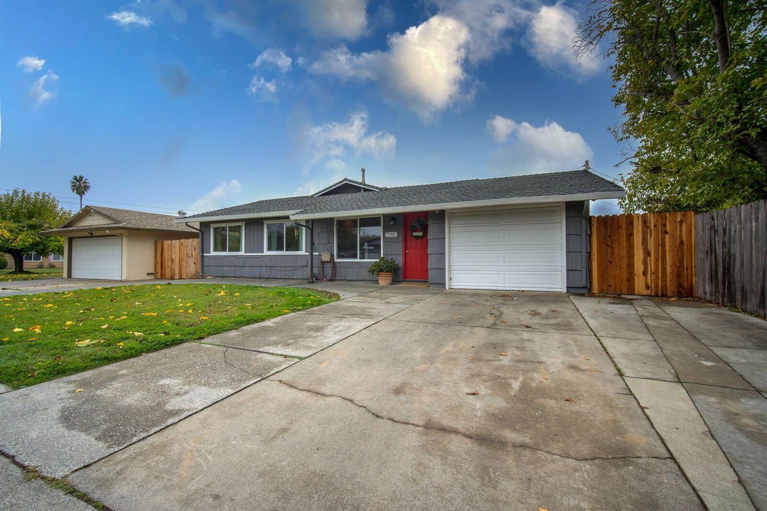 7205 Hutchins Way, North Highlands, CA 95660