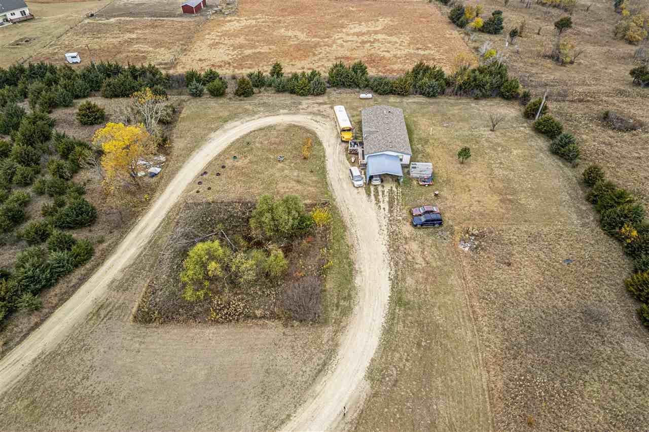 6740 N 52nd Avenue, Manhattan, KS 66503