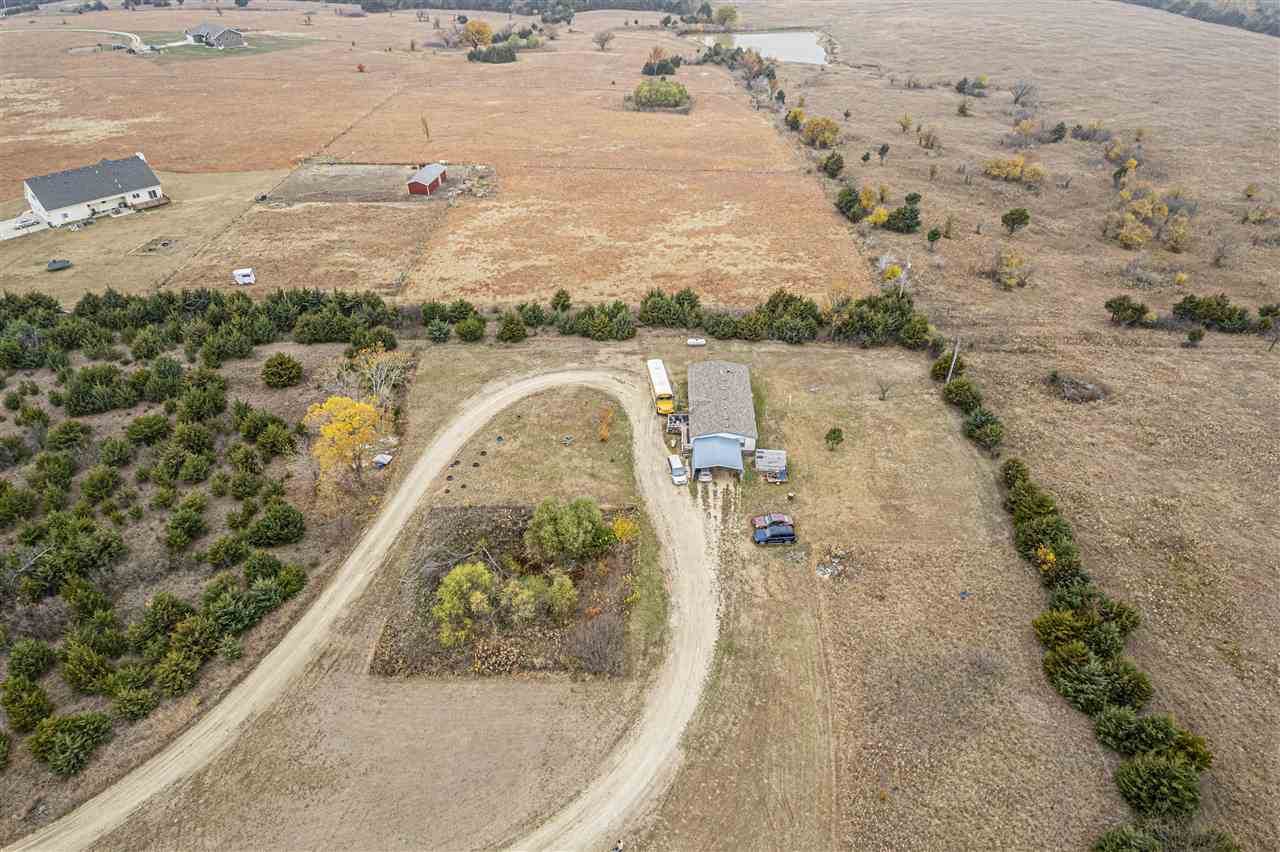 6740 N 52nd Avenue, Manhattan, KS 66503