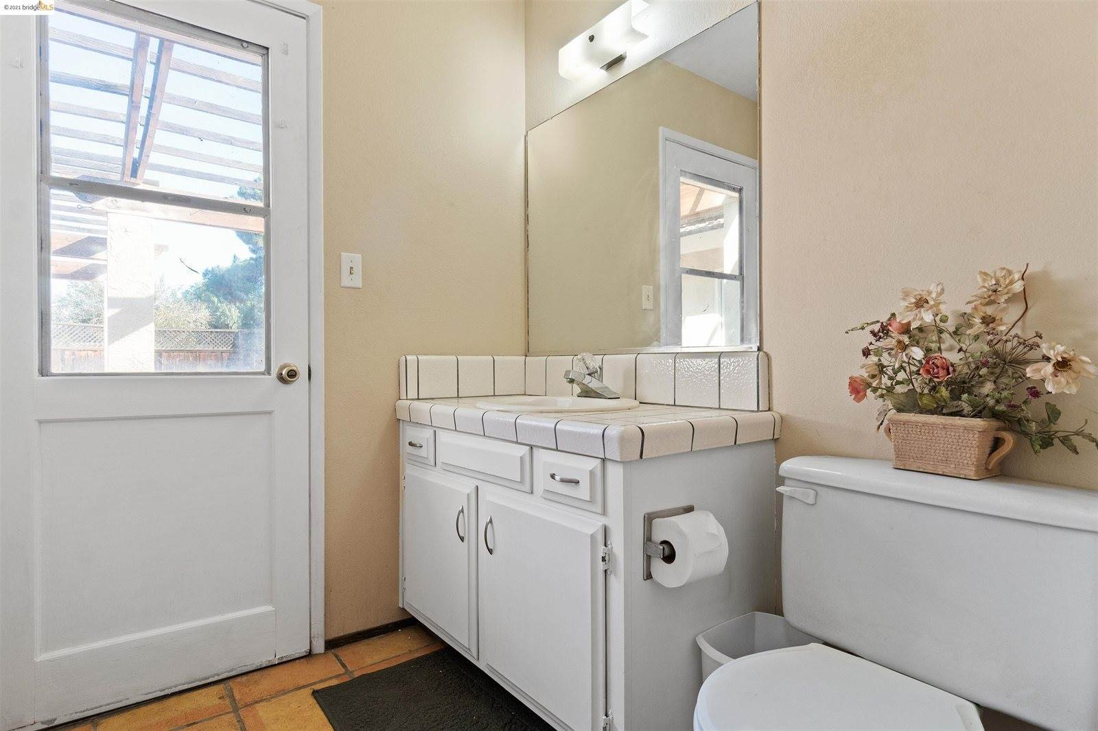 15850 Rancho Ramon Dr, Tracy, CA 95304