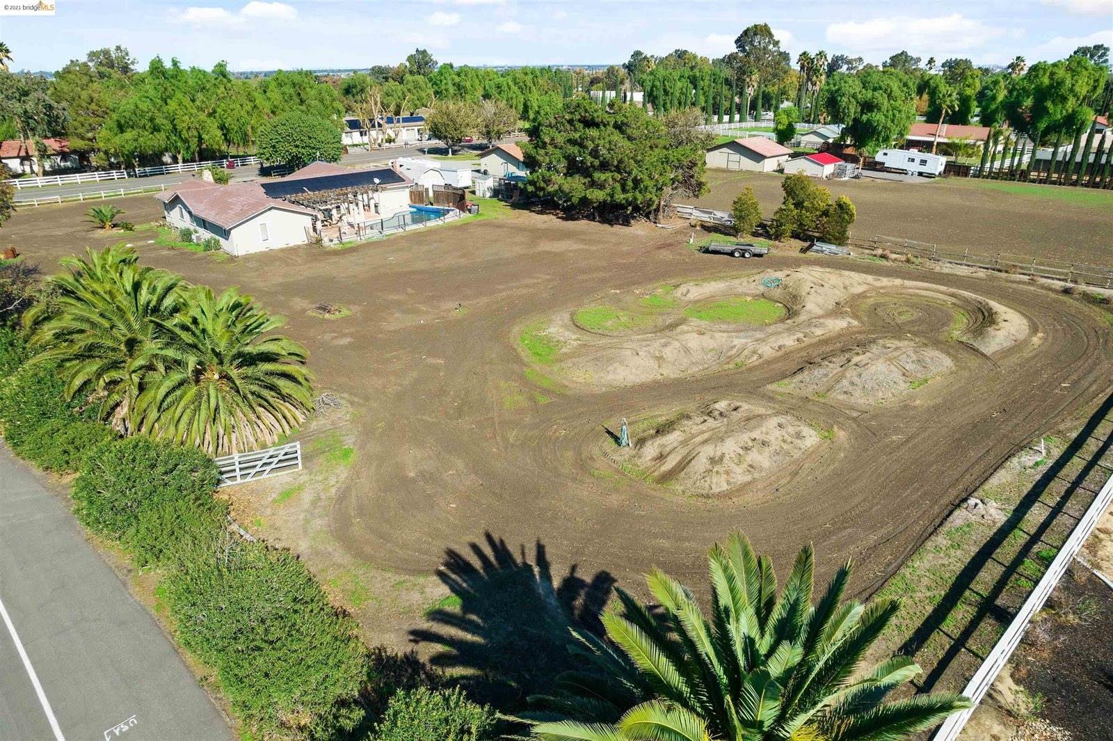 15850 Rancho Ramon Dr, Tracy, CA 95304