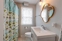 213 E. Ellis Ave., Libertyville, IL 60048