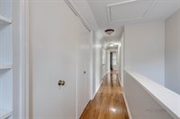 213 E. Ellis Ave., Libertyville, IL 60048