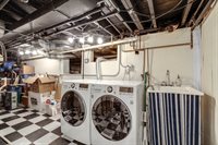 213 E. Ellis Ave., Libertyville, IL 60048