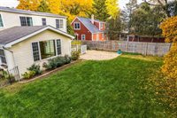 213 E. Ellis Ave., Libertyville, IL 60048