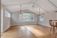 213 E. Ellis Ave., Libertyville, IL 60048