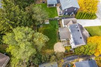 213 E. Ellis Ave., Libertyville, IL 60048