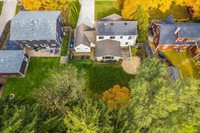 213 E. Ellis Ave., Libertyville, IL 60048