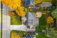 213 E. Ellis Ave., Libertyville, IL 60048