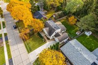 213 E. Ellis Ave., Libertyville, IL 60048