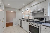 213 E. Ellis Ave., Libertyville, IL 60048