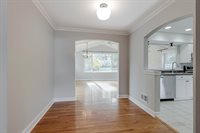 213 E. Ellis Ave., Libertyville, IL 60048