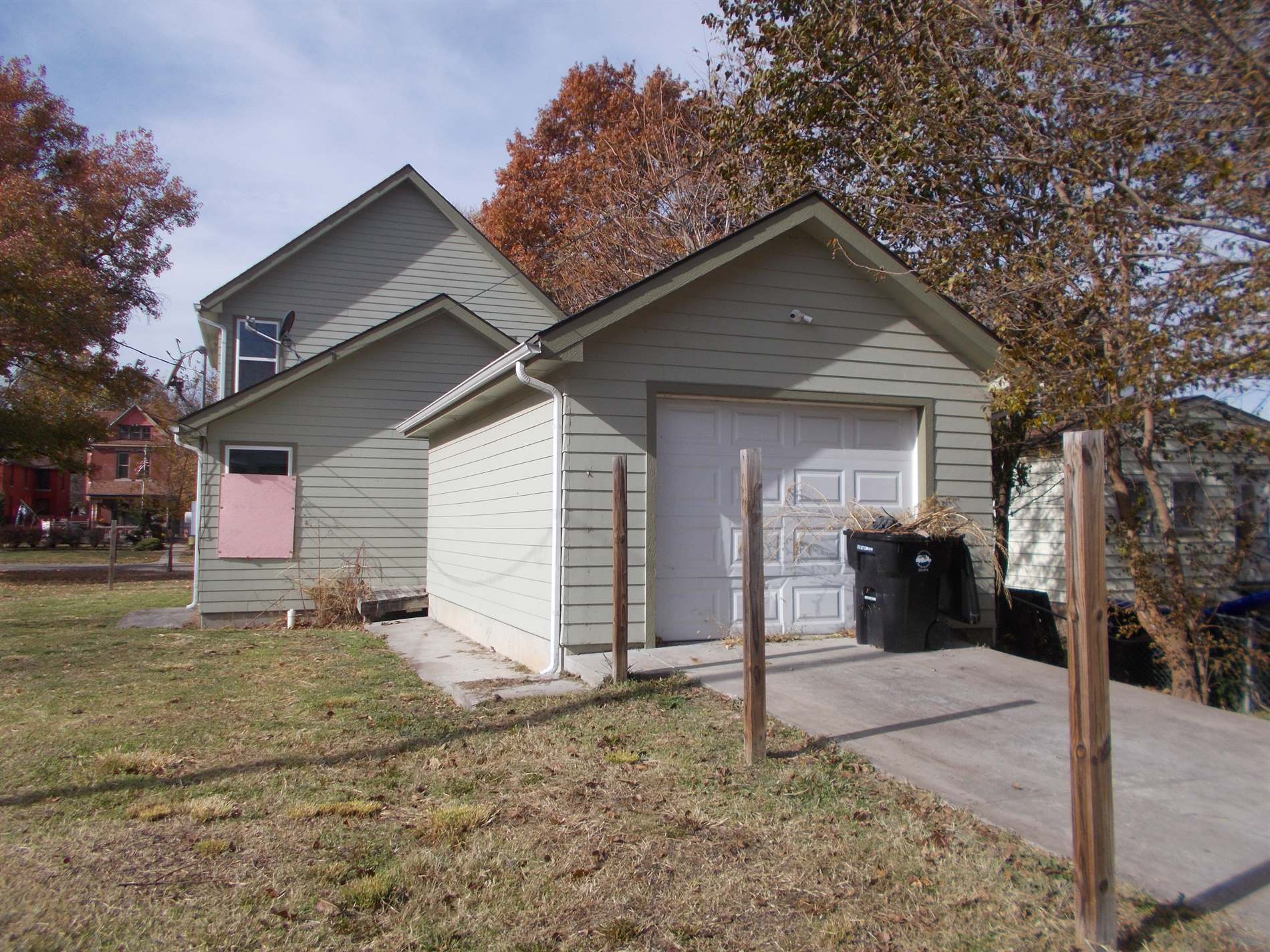 418 SW Taylor ST, Topeka, KS 66603