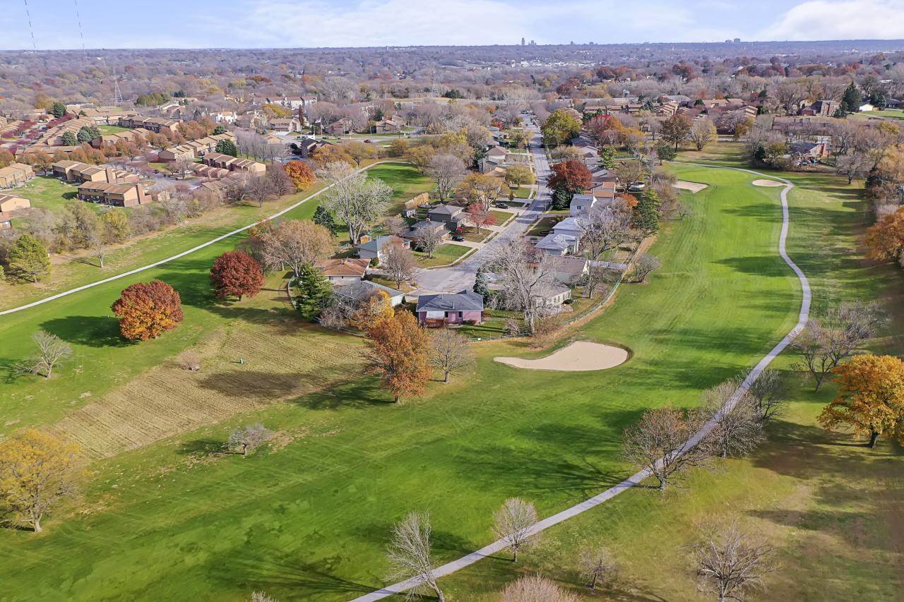 10641 Spaulding Circle, Omaha, NE 68134