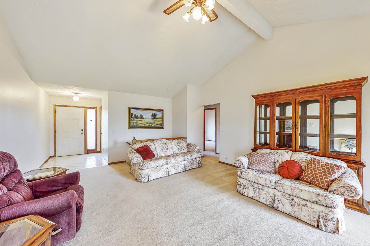 10641 Spaulding Circle, Omaha, NE 68134