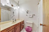 10641 Spaulding Circle, Omaha, NE 68134