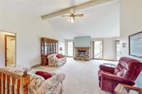 10641 Spaulding Circle, Omaha, NE 68134