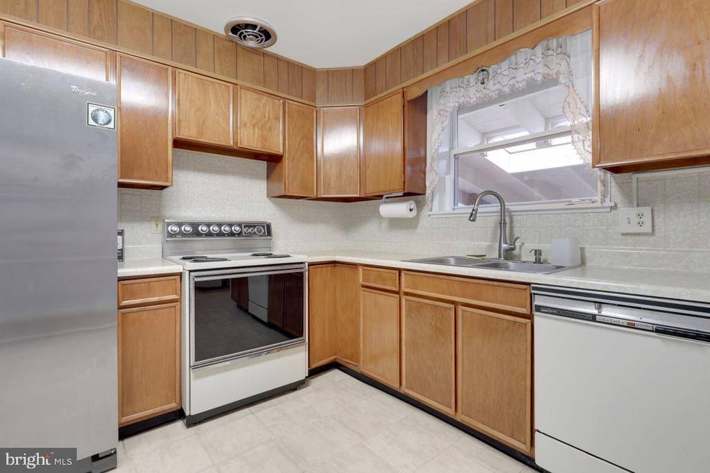 8418 High Ridge Road, Ellicott City, MD 21043