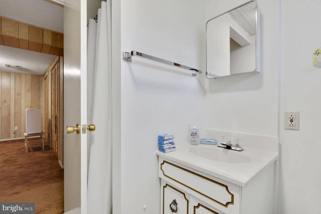 8418 High Ridge Road, Ellicott City, MD 21043