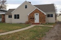 702 NW Lincoln Ave, Minot, ND 58703